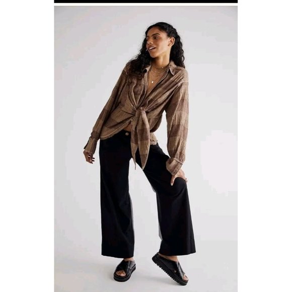 Free People Kiara Brown crinkle button tie front size small New without Tags - Picture 1 of 11